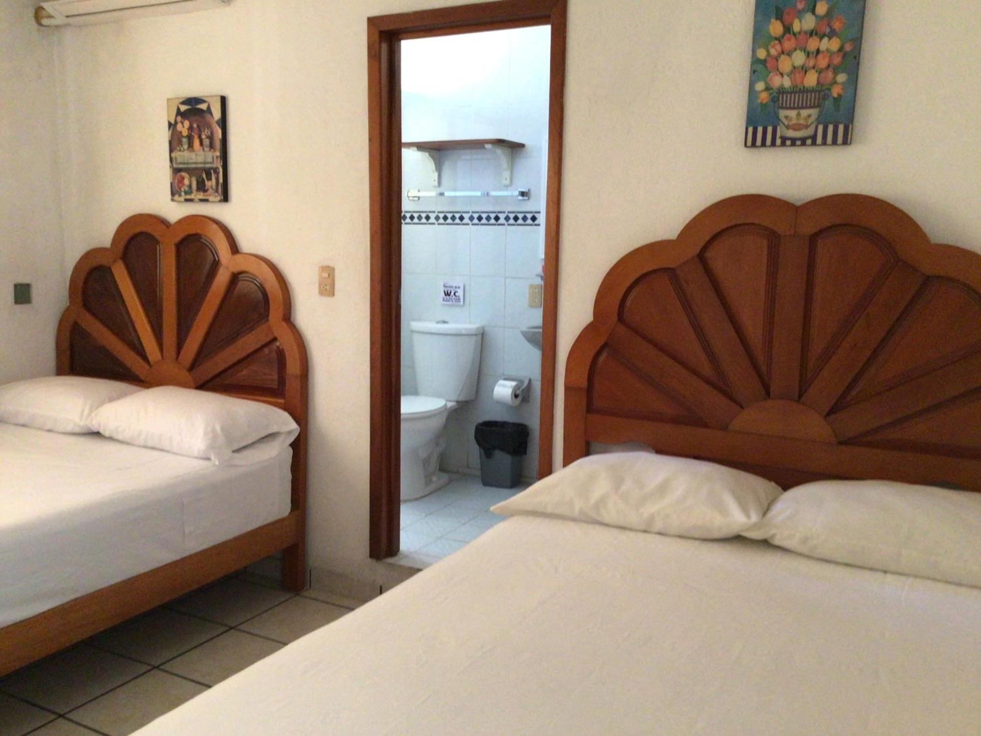 Hotel Villa Tulipanes Zihuatanejo Exterior photo